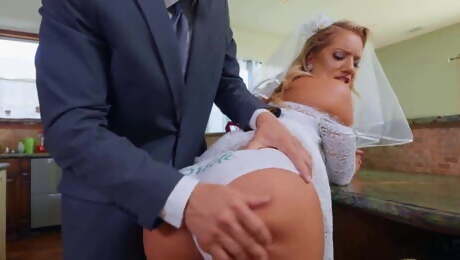 Candice Dare, Bride