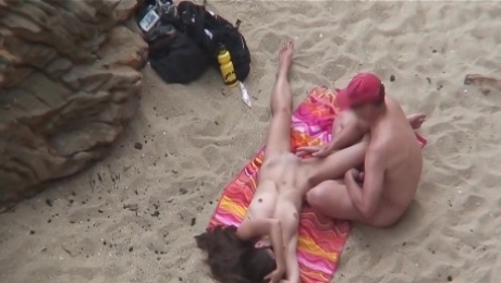 Beach Voyeur Porn - Mature Couples Have Intimacy